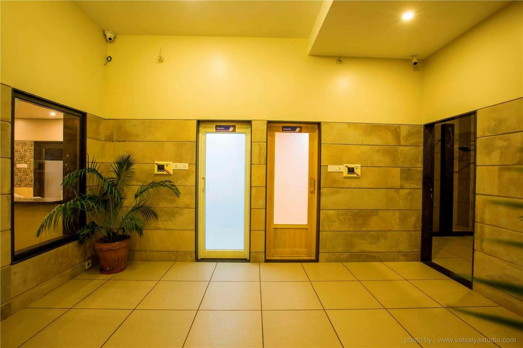 Hotel Vits Shalimar, Ankleshwar Zewnętrze zdjęcie