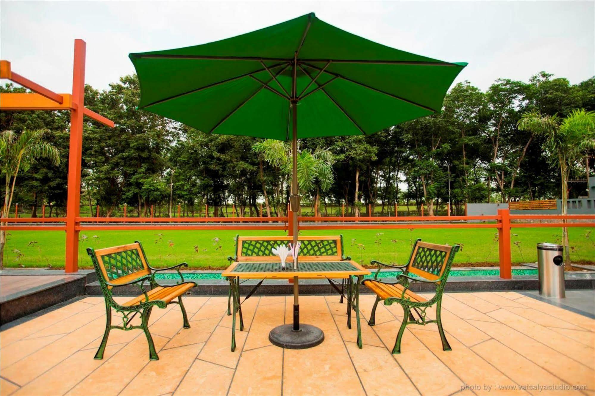 Hotel Vits Shalimar, Ankleshwar Zewnętrze zdjęcie