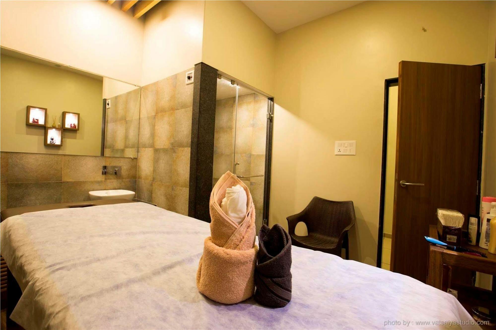 Hotel Vits Shalimar, Ankleshwar Zewnętrze zdjęcie