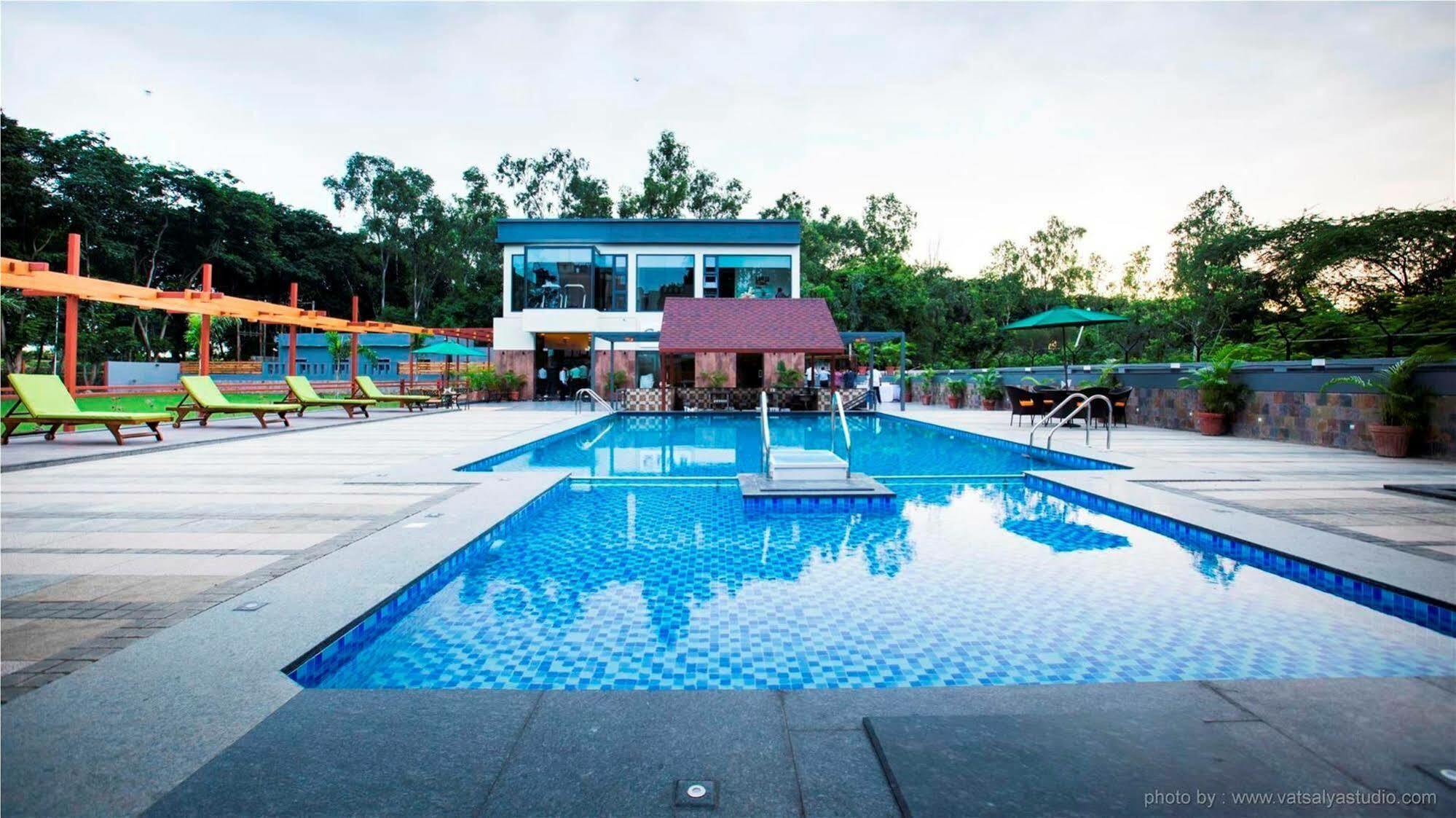 Hotel Vits Shalimar, Ankleshwar Zewnętrze zdjęcie